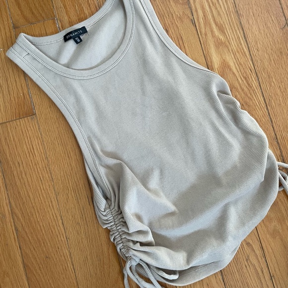 🎉 3/$10 - Scrunch Tank Top - Picture 1 of 2